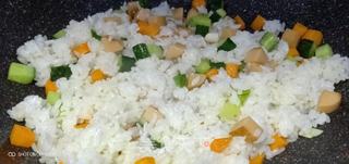 菠萝炒饭——鹦鹉版的做法步骤:10