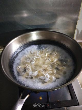 油泼面的做法步骤:2