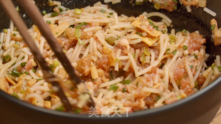 一看就会的螺蛳粉馅饼的做法步骤:3