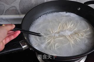 香椿黄瓜拌面的做法步骤:4