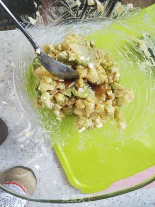 鸡蛋土豆牛油果沙拉的做法步骤：4