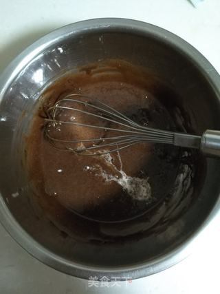 巧克力脆皮蛋糕卷的做法步骤:2