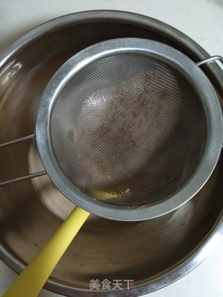 巧克力脆皮蛋糕卷的做法步骤:3