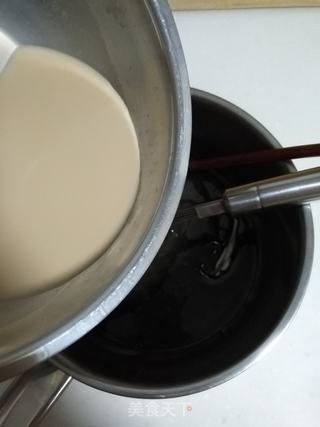 椰香黑芝麻冰淇淋的做法步骤:4