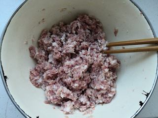 猪肉大葱包子的做法步骤:2