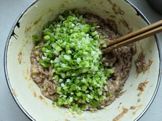 猪肉大葱包子的做法步骤:7