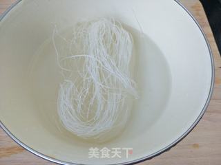 蒜蓉粉丝蒸虾的做法步骤:3