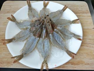 蒜蓉粉丝蒸虾的做法步骤:8