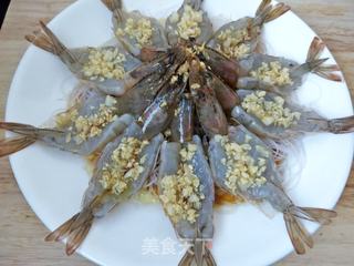 蒜蓉粉丝蒸虾的做法步骤:13