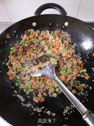 蔬菜腊肉饭的做法步骤:9