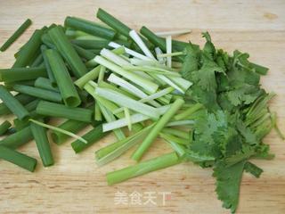 凉拌葱香鸡丝的做法步骤:4