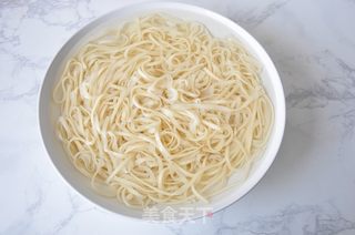 酸辣鸡丝凉面的做法步骤:9