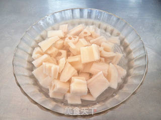 西兰花拌莲藕 的做法步骤:3