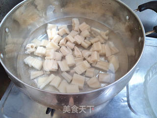 西兰花拌莲藕 的做法步骤:4