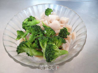 西兰花拌莲藕 的做法步骤:6