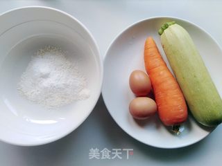 西葫芦饼的做法步骤：1