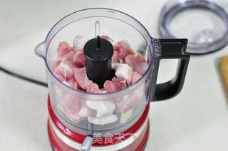 香菇肉丸的做法步骤：1