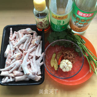 柠檬酸辣鸡脚——最美的不是下雨天的做法步骤：1