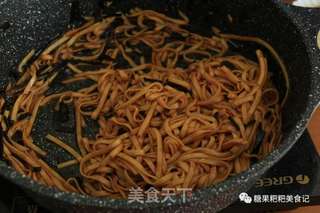 飘香葱油拌面,好吃到飞起的做法步骤:5