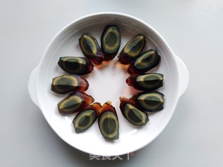 青椒拌皮蛋的做法步骤:8