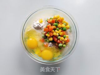 粟米青豆胡萝卜鸡蛋饼的做法步骤:2