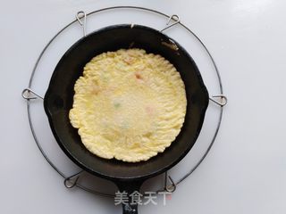 粟米青豆胡萝卜鸡蛋饼的做法步骤:5