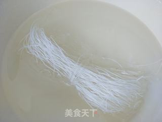 酸辣粉丝汤的做法步骤:2