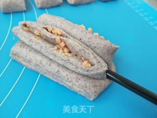 黑香米面火腿花卷的做法步骤:11