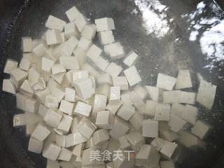 小葱皮蛋拌豆腐的做法步骤:3