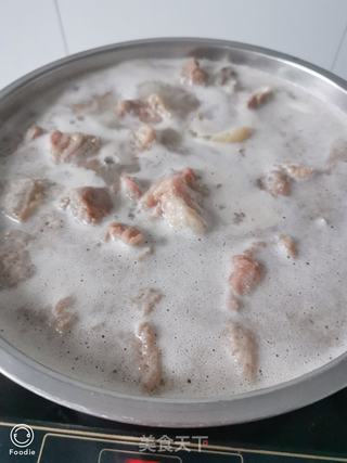 牛腩烧土豆和胡萝卜的做法步骤:4