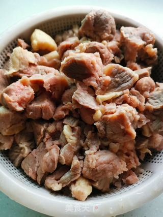 牛腩烧土豆和胡萝卜的做法步骤:5