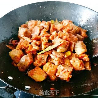 牛腩烧土豆和胡萝卜的做法步骤:9