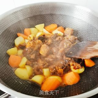 牛腩烧土豆和胡萝卜的做法步骤:15