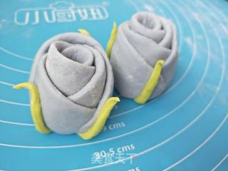 蓝玫瑰花馒头的做法步骤:11