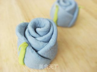 蓝玫瑰花馒头的做法步骤:12