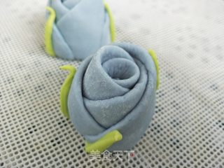 蓝玫瑰花馒头的做法步骤:13