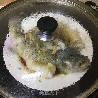 清蒸鲈鱼的做法步骤:2