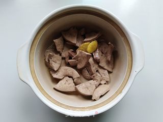 豆芽猪肝汤的做法步骤:4