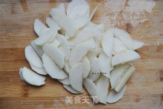 梨肉银耳润肺饮的做法步骤:4