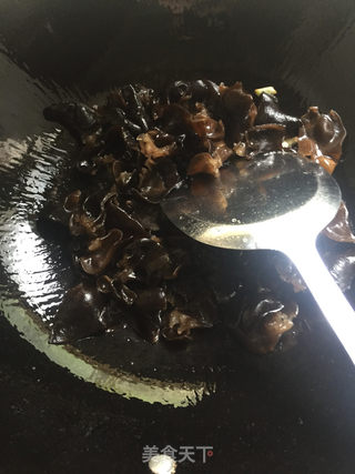 木耳藕片的做法步骤：2
