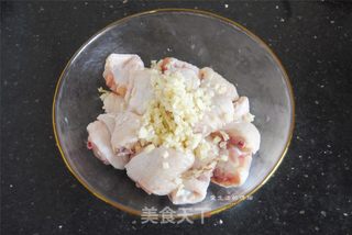 剁椒蒸鸡翅的做法步骤:3
