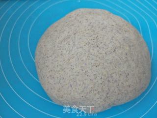 三合面彩豆卷的做法步骤:4