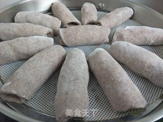 三合面彩豆卷的做法步骤:9