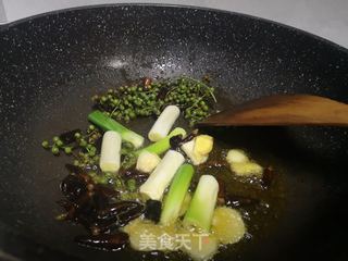 麻辣藤椒鱼的做法步骤:10