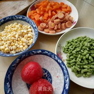 一锅焖番茄鲜蔬饭的做法步骤:2