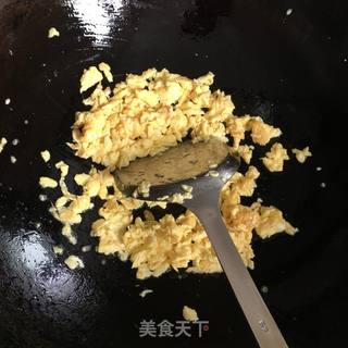 腊肠毛豆蛋炒饭的做法步骤：3