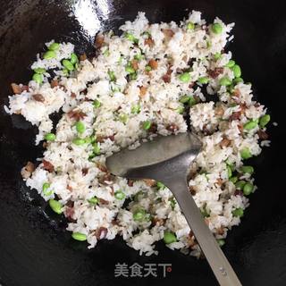 腊肠毛豆蛋炒饭的做法步骤：6