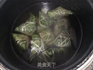 豆沙粽子的做法步骤:11