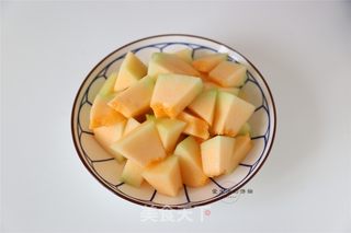 哈密瓜雪糕的做法步骤:2
