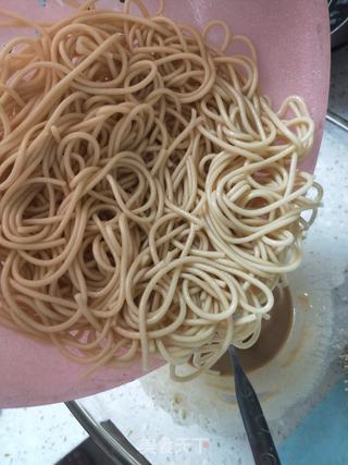 热干面的做法步骤:11